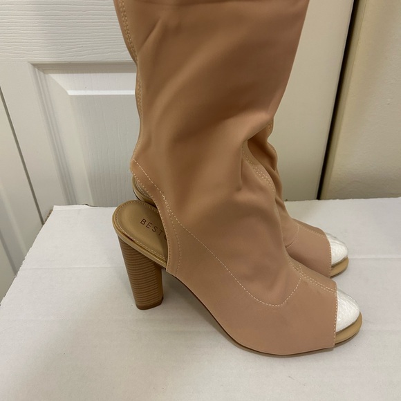 Torrid Elegant Nude Knee-High Women's Boots Peak Toe Size 11 women. NWT in Box. - Picture 3 of 12